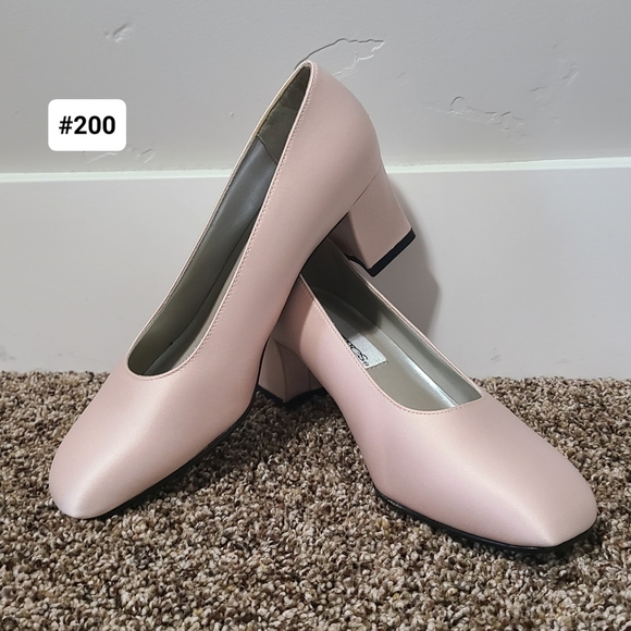 Coloriffics Shoes - Classic Block Heel Pumps in Blush Pink